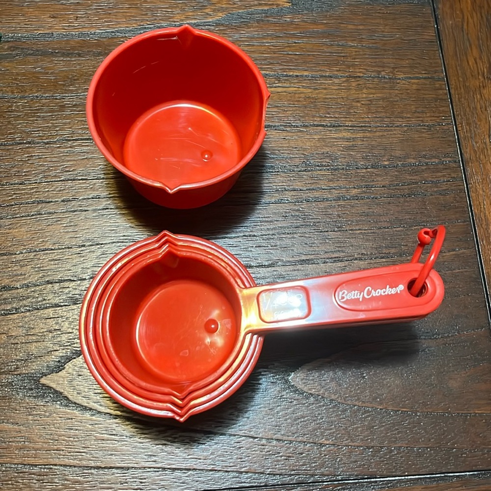 $1 Add-On Measuring Cups Betty Crocker Red 5-Piece Set Baking Kitchenware